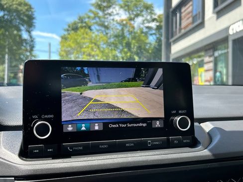 Used 2024 Honda Accord EX image 17