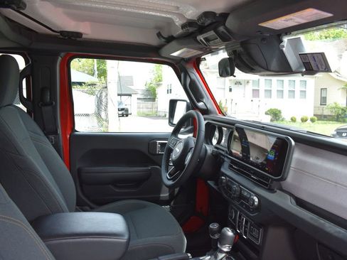 Used 2025 Jeep Wrangler Unlimited Sport AWD/4WD image 20