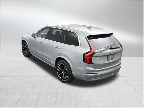 New 2026 Volvo XC90 B6 Plus w/ Protection Package Premier AWD/4WD image 15