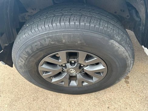 Used 2022 Toyota Tacoma SR5 RWD image 21