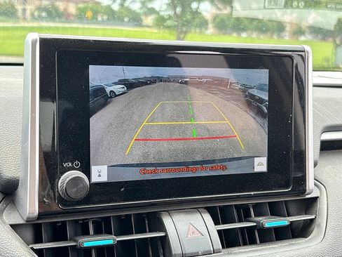 Used 2023 Toyota RAV4 LE FWD image 10