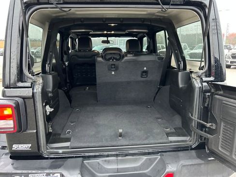 Used 2021 Jeep Wrangler Unlimited Rubicon w/ Xtreme Recon 35" Tire Package image 44