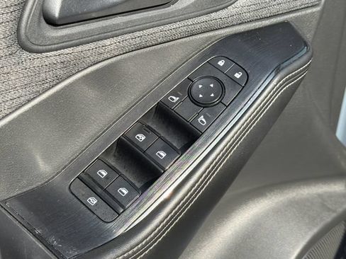 Used 2022 Nissan Rogue S FWD image 25
