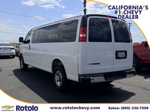 Used 2025 Chevrolet Express 3500 LT w/ LT Preferred Equipment Group RWD image 4