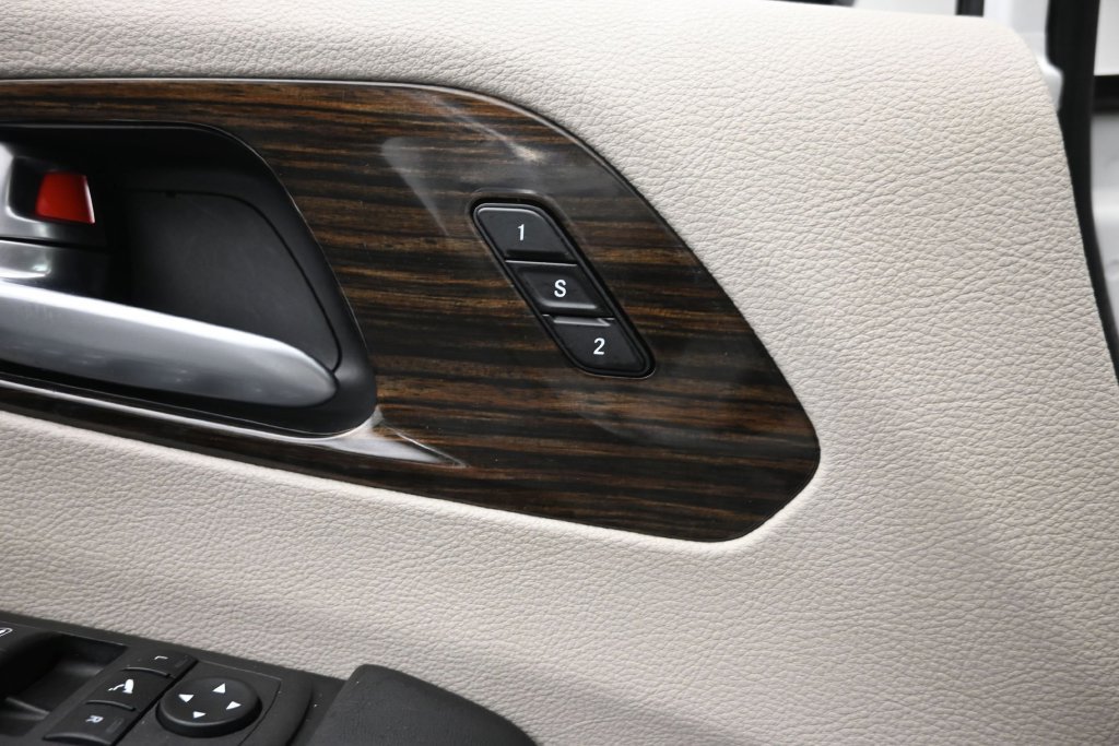 Used 2024 Chrysler Pacifica Limited FWD image 17