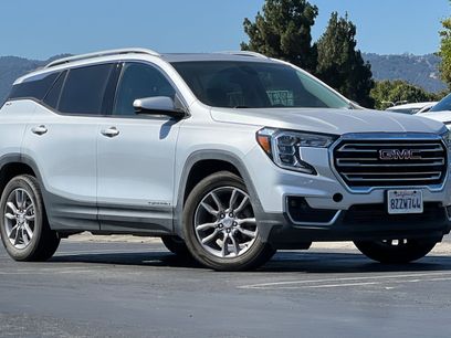 Used 2022 GMC Terrain SLT w/ Infotainment Package II