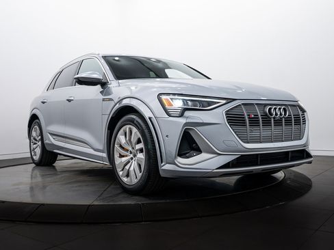 Used 2023 Audi e-tron S Premium Plus image 1