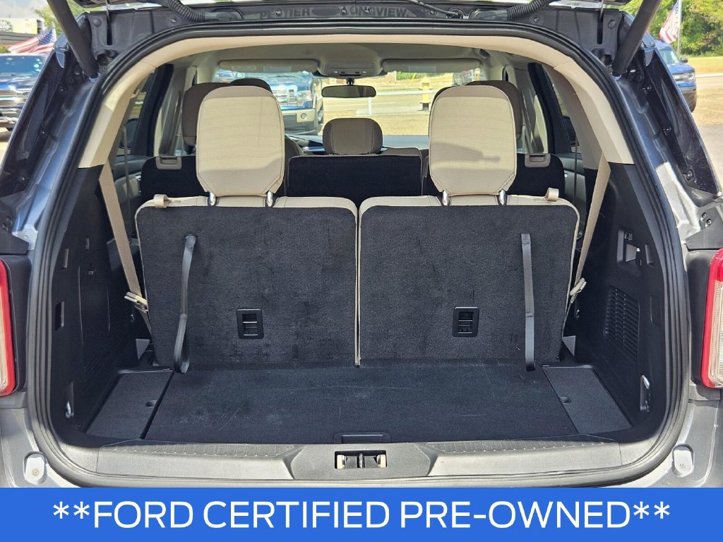 Used 2023 Ford Explorer XLT AWD/4WD image 9