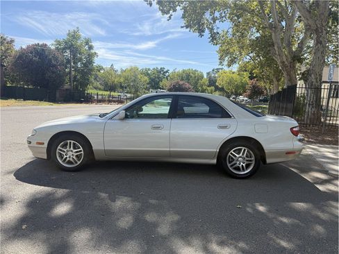 Used 2000 MAZDA Millenia FWD image 2