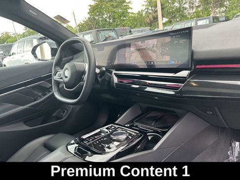 Used 2025 BMW 530i RWD image 25