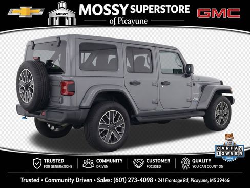 Used 2023 Jeep Wrangler Unlimited Sahara w/ Cold Weather Group AWD/4WD image 4