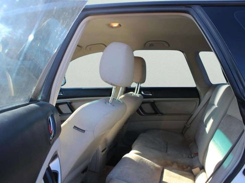Used 2005 Subaru Outback 2.5i image 8