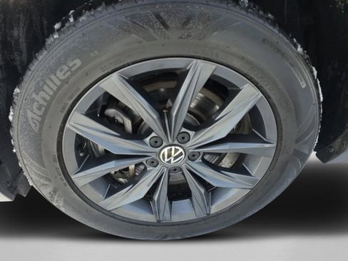 Used 2022 Volkswagen Tiguan SE image 10