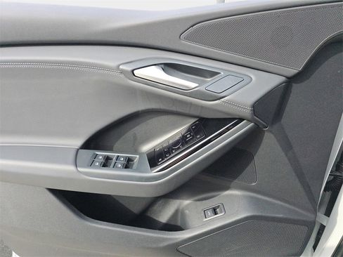 Certified 2025 Audi Q6 e-tron Premium w/ Convenience Package image 18