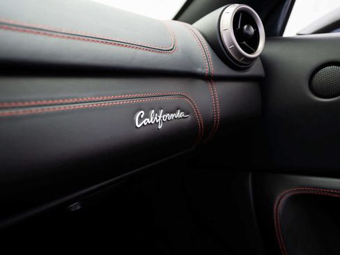 Used 2014 Ferrari California RWD image 26