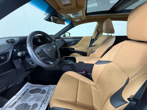 Used 2025 Lexus ES 350 w/ Premium Package FWD image 5
