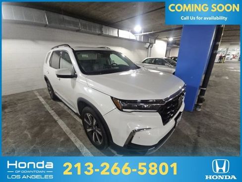 Certified 2023 Honda Pilot Touring image 1