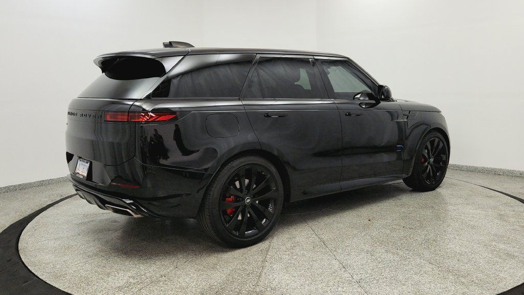 Used 2025 Land Rover Range Rover Sport Dynamic SE AWD/4WD image 5
