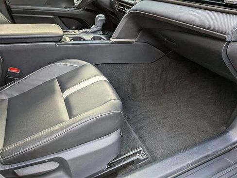 Used 2025 Toyota Camry SE image 15