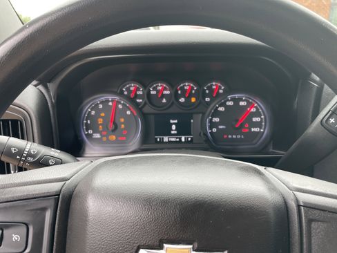 Used 2019 Chevrolet Silverado 1500 Custom w/ Custom Value Package image 39