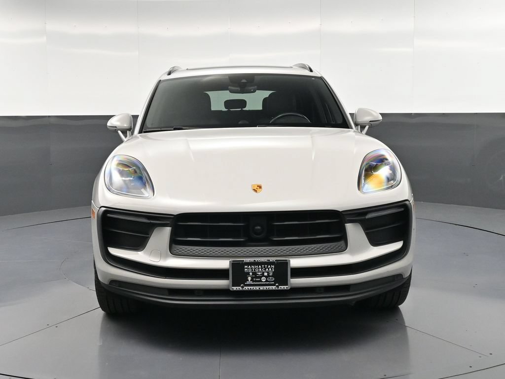 Certified 2023 Porsche Macan Turbo AWD/4WD image 11