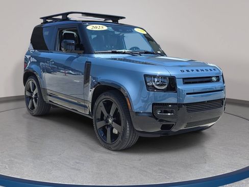 Certified 2025 Land Rover Defender 90 X-Dynamic SE AWD/4WD image 3