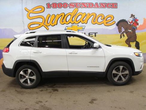 Used 2019 Jeep Cherokee Limited AWD/4WD image 1