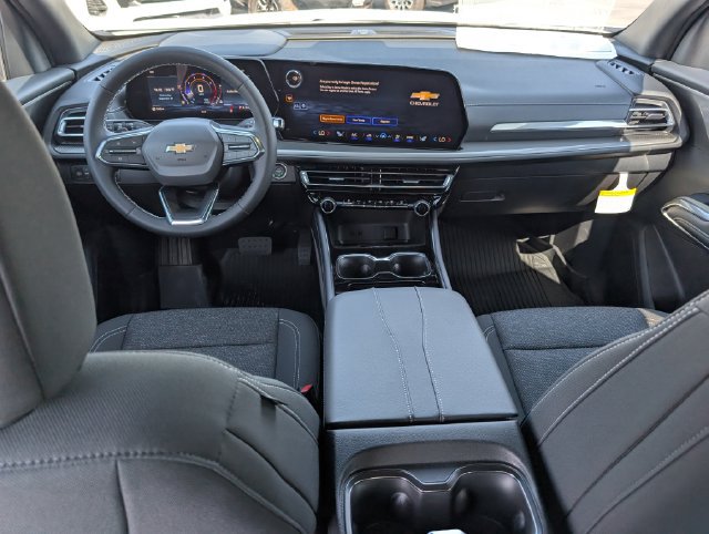 New 2027 Chevrolet Traverse LT w/ Driver Confidence Package FWD image 5