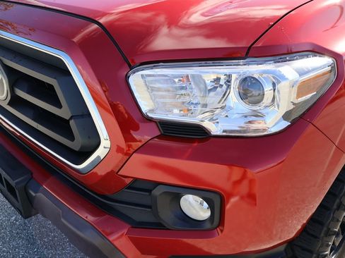 Certified 2023 Toyota Tacoma SR5 image 3