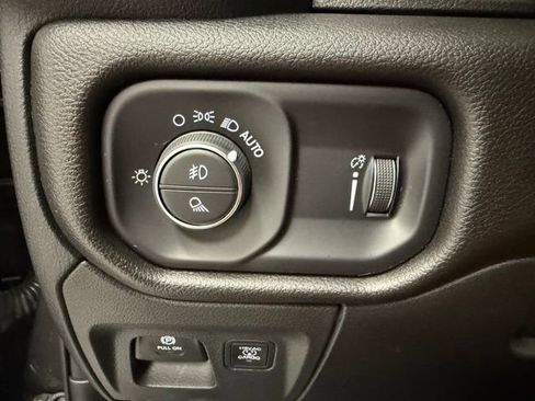 Used 2025 RAM 1500 Warlock AWD/4WD image 14