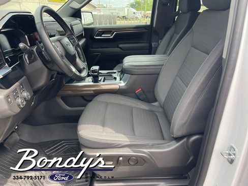 Used 2023 Chevrolet Silverado 1500 LT Trail Boss w/ Protection Package image 13