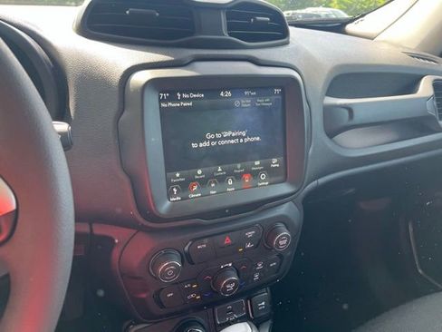 Used 2023 Jeep Renegade Latitude AWD/4WD image 13