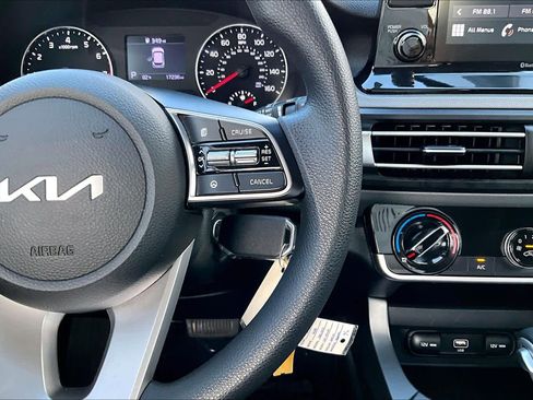 Used 2023 Kia Seltos LX image 22