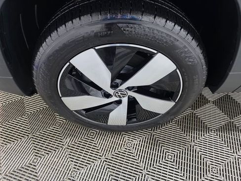 Certified 2024 Volkswagen Taos S image 10