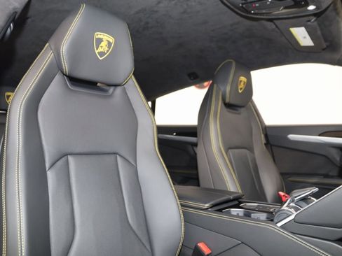 Used 2021 Lamborghini Urus image 14