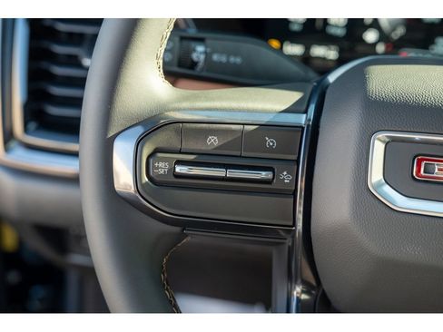 New 2026 GMC Canyon AT4 AWD/4WD image 18