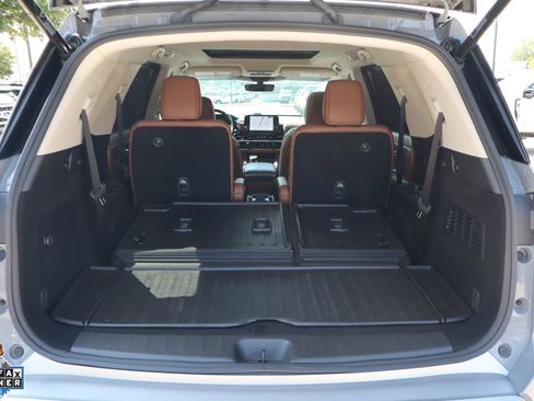 Used 2024 Nissan Pathfinder Platinum w/ Lighting Package (N92) AWD/4WD image 27