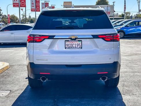 Used 2023 Chevrolet Traverse LT w/ LT Premium Package FWD image 8