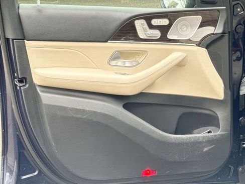 Used 2022 Mercedes-Benz GLS 450 4MATIC image 11