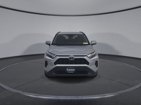 Used 2025 Toyota RAV4 XLE AWD/4WD image 6