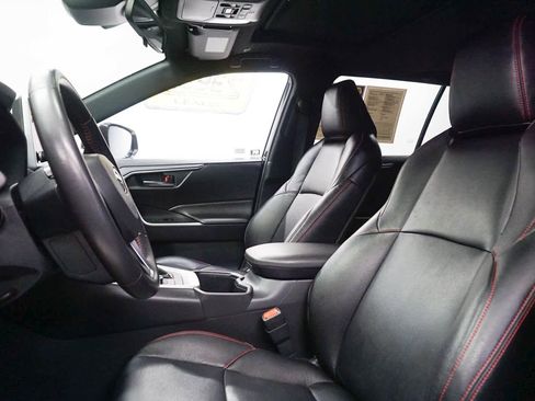 Used 2024 Toyota RAV4 SE image 20