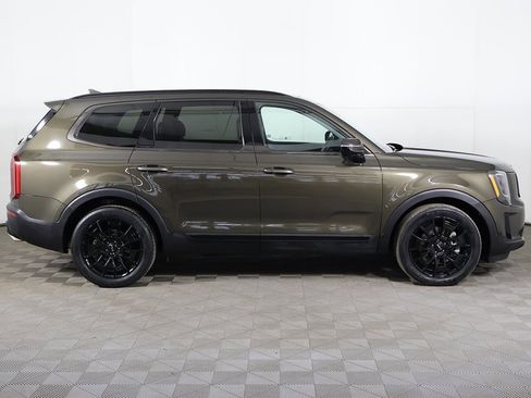 Used 2022 Kia Telluride SX w/ SX Prestige Package image 24