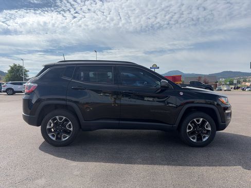 Used 2018 Jeep Compass Trailhawk w/ Cold Weather Group AWD/4WD image 9