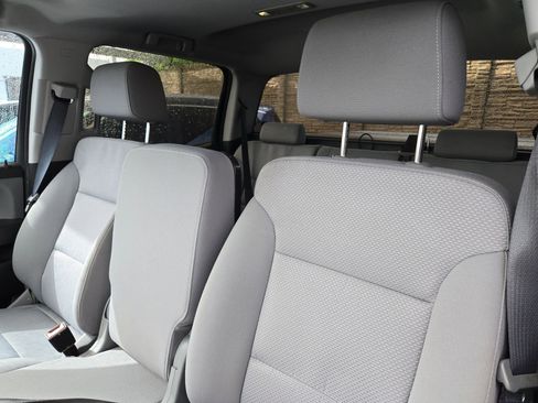 Used 2018 Chevrolet Silverado 1500 Custom w/ Custom Value Package RWD image 8