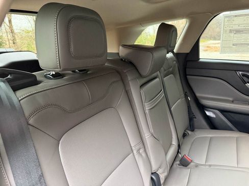 New 2026 Lincoln Corsair Premiere image 19