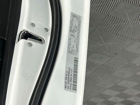 Used 2023 Jeep Wagoneer Series III w/ Rear Seat Video Group 1 image 36