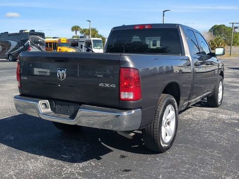 Used 2024 RAM 1500 Classic SLT image 5
