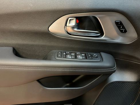 New 2026 Chrysler Pacifica Limited w/ S Appearance Package image 10