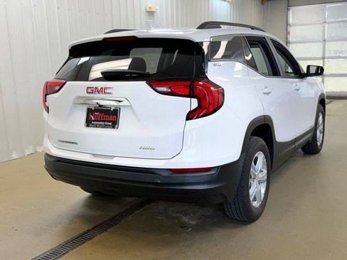 Used 2021 GMC Terrain SLE w/ Driver Convenience Package AWD/4WD image 4
