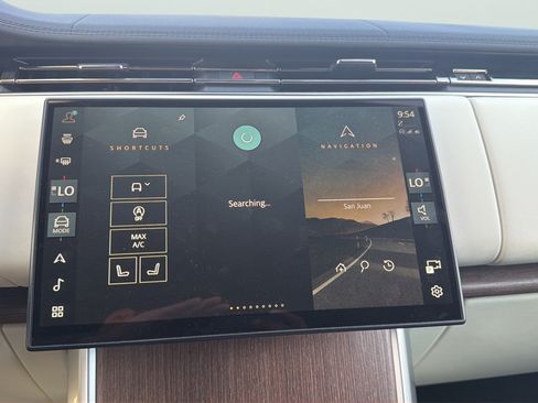 Used 2024 Land Rover Range Rover Long Wheelbase SE AWD/4WD image 16